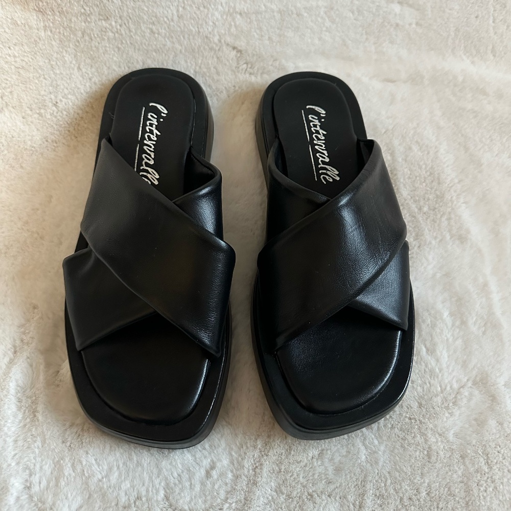 L'Intervalle Black Sandal